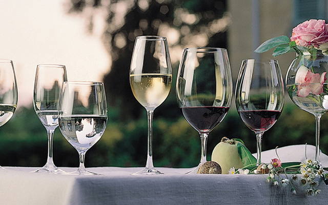 おすすめ ワイン グラス ワイングラスの種類と選び方｜ワインの魅力を引き出す形状とは？｜神の雫 WINE